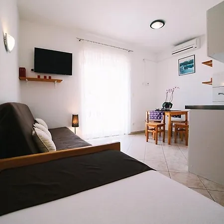 In With Sea View, Balcony, Air Conditioning, Wi-fi *