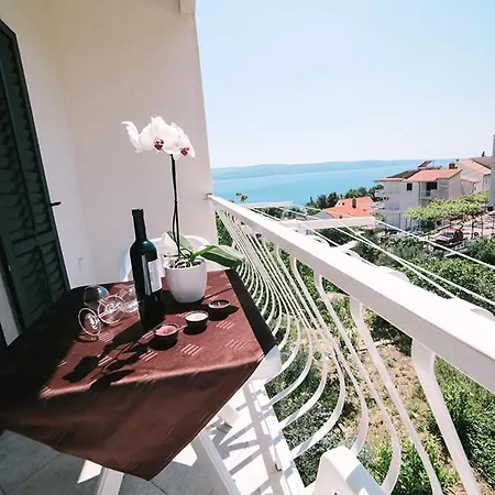 In With Sea View, Balcony, Air Conditioning, Wi-fi