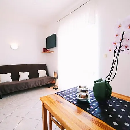 In With Sea View, Balcony, Air Conditioning, Wi-fi
