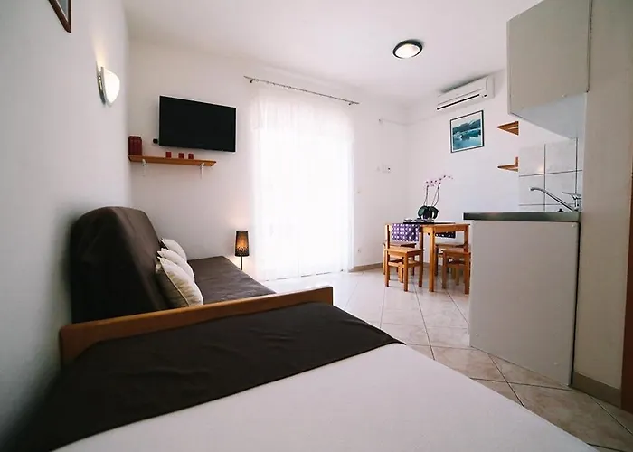 In With Sea View, Balcony, Air Conditioning, Wi-fi *