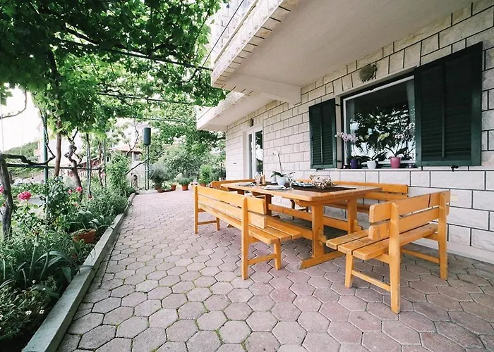 In With Sea View, Balcony, Air Conditioning, Wi-fi Appartamento *