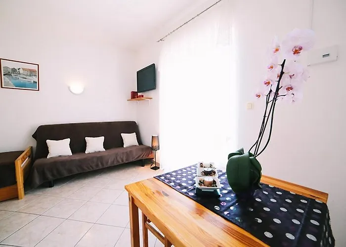 In With Sea View, Balcony, Air Conditioning, Wi-fi