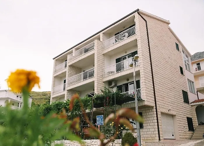 Appartamento In With Sea View, Balcony, Air Conditioning, Wi-fi